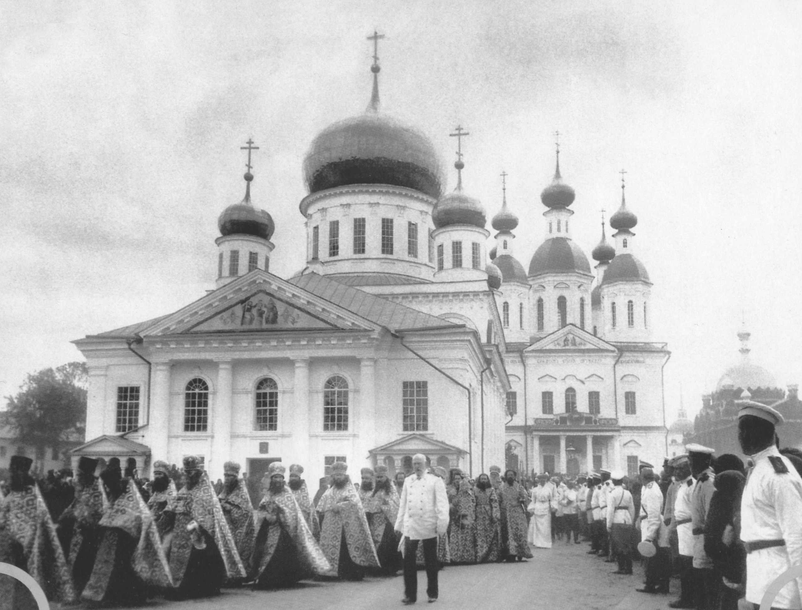 Церкви Саровского монастыря в 1903 г.